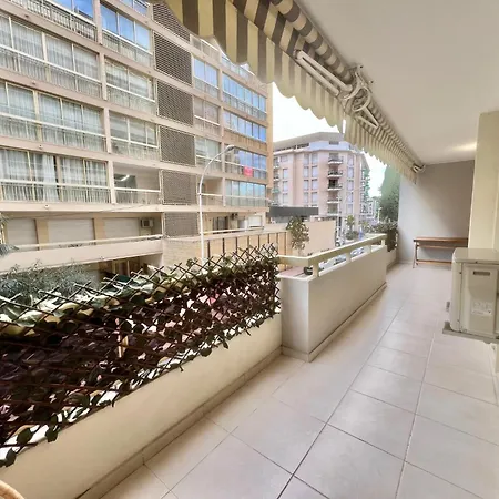 Riva In The Center *