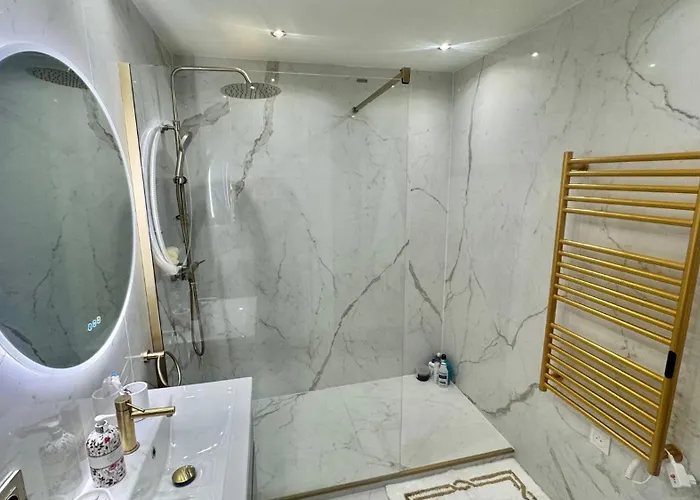 Riva In The Center Cannes