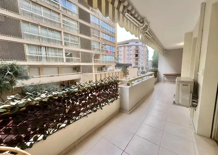 Riva In The Center *